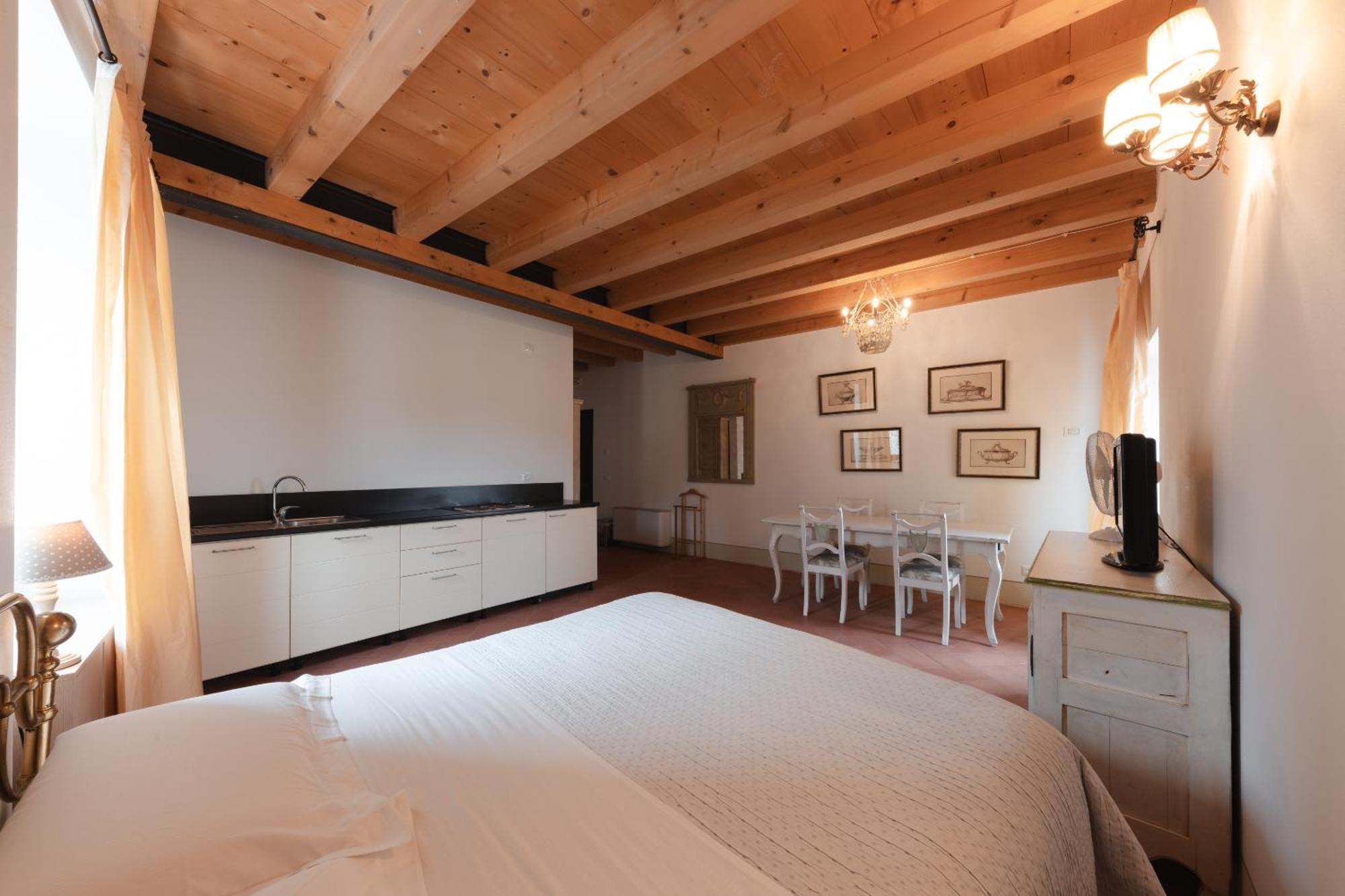 Corte Castello アッフィ 部屋 写真